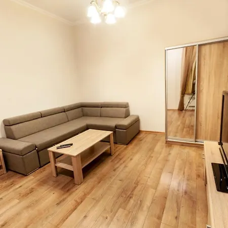 Wonderful Flat On City Center Uzhhorod Exterior photo