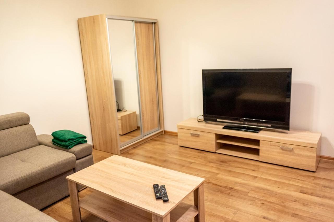 Wonderful Flat On Center